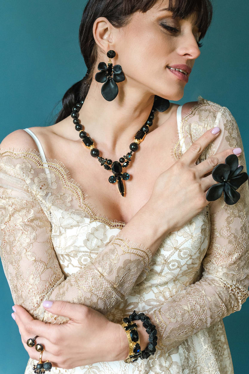 Luxury 24‑carat gold‑plated black crystal, pearl, and natural amethyst statement necklace with high‑precision Austrian crystals — bold contrast, deep tones, quiet elegance, refined feminine strength; perfect for weddings, evening events, party outfits, and elevated night‑out looks; handcrafted one‑of‑a‑kind jewelry by SILDARE Jewelry