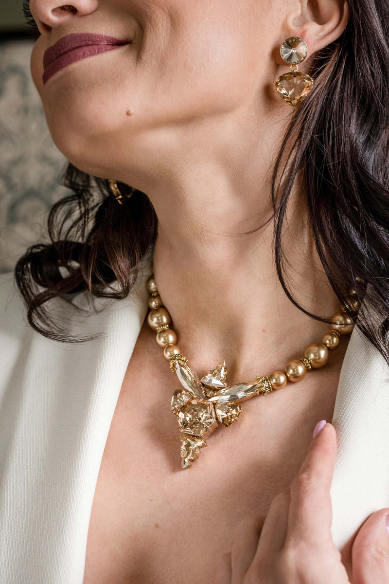 Luxury 24‑carat gold‑plated pearl necklace with high‑precision Austrian crystals and pearls — perfect for weddings, evening events, bridal elegance, and refined classic old‑money style; handcrafted one‑of‑a‑kind jewelry by SILDARE Jewelry
