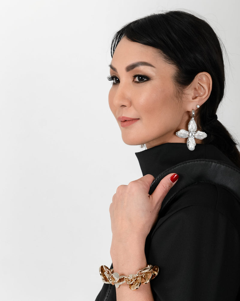 Handcrafted ÉCLAT de SILDARE Jewelry earrings with luminous sculptural design