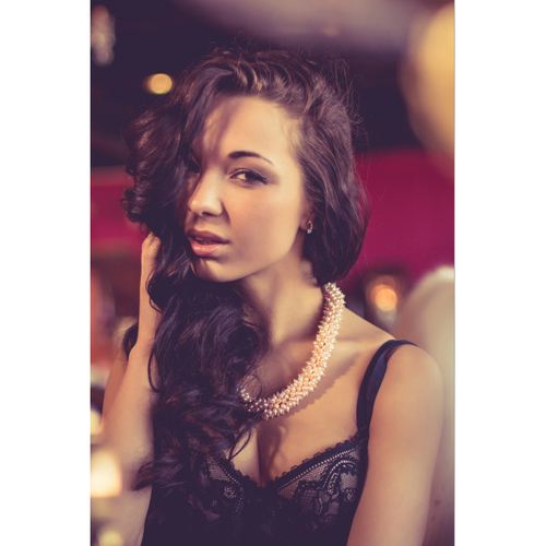 Pink pearl statement necklace