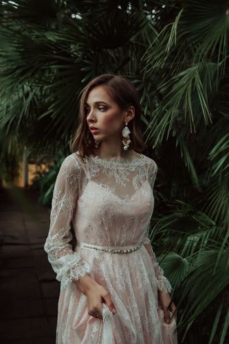 Elegant bridal statement earrings with pearls and clear Austrian crystals in floral design, gold-plated finish. Perfect for weddings or formal occasions - Sildare Jewelry