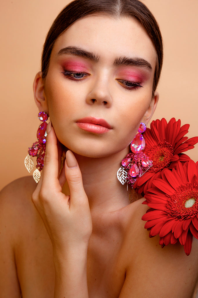 Malvie magazine-paris Bold floral statement earrings crafted with Pink Austrian crystals and silver plated finish. Inspired by blooming paradise gardens.
Handcrafted luxury jewelry by Sildare