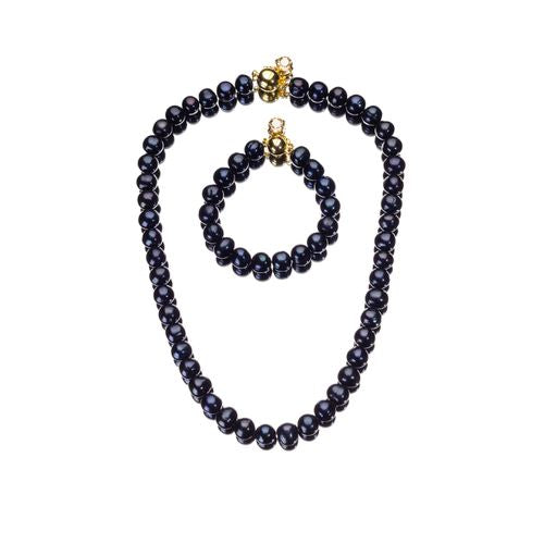 Luxury gold‑tone baroque black pearl HÉRITAGE necklace with soft sculptural contours and luminous dark pearls — quiet radiance, modern artistic elegance, intimate poetic presence; perfect for refined occasions, evening looks, gallery events, and elevated daytime style; handcrafted one‑of‑a‑kind jewelry by SILDARE Jewelry