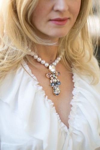 SILDARE Jewelry a Baroque style handmade necklace with a gold-plated pendant featuring white pearls and Austrian crystals.
